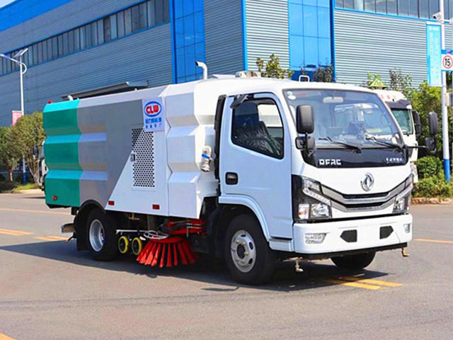 東風(fēng)多利卡國(guó)六洗掃車(chē)