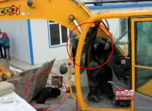 事故中不幸遇難的兩個(gè)人（圖左為李寶林，圖右為挖土機(jī)司機(jī)）。