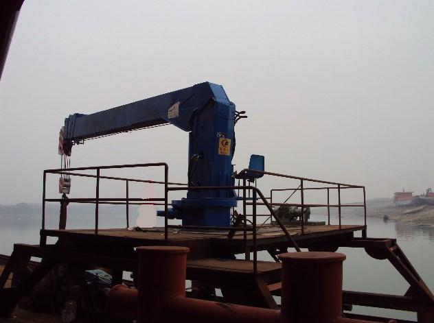 船吊是通過油泵電機(jī)組來工作的