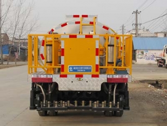 國四東風(fēng)福瑞卡雙排座瀝青灑布車