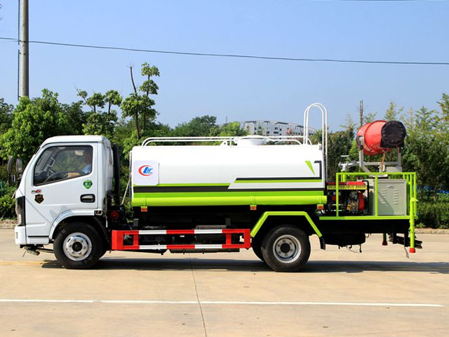 新品上市國六東風(fēng)多利卡5方霧炮灑水車圖片3