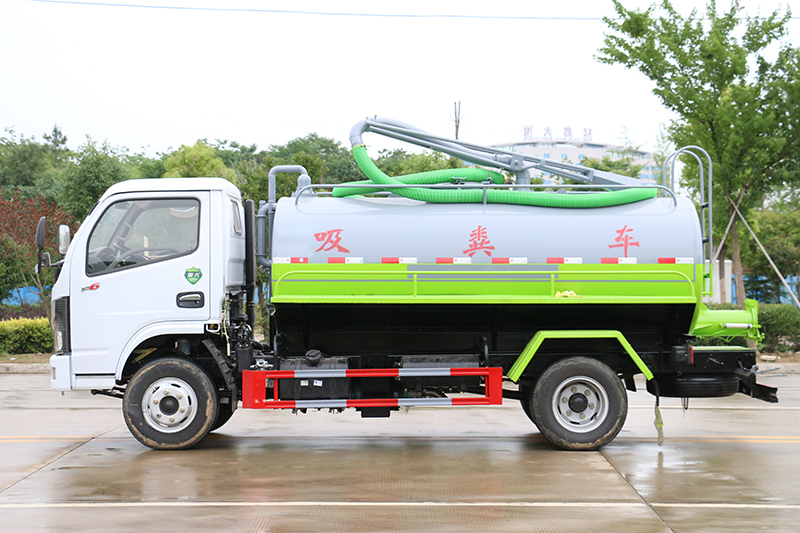 東風小福瑞卡國六 5方吸糞車圖片2